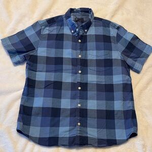 GAP Men's Navy and Light Blue Checkered Shirt
